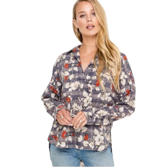 🆕 Lush - Plaid and Floral Long Sleeve Blouse - Picture 3 of 9